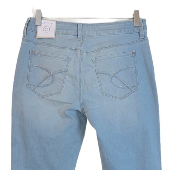 Chico’s New Jeans Platinum Crop Slimming Miami Bleach Light Wash Women's Size 2 - Picture 4 of 10